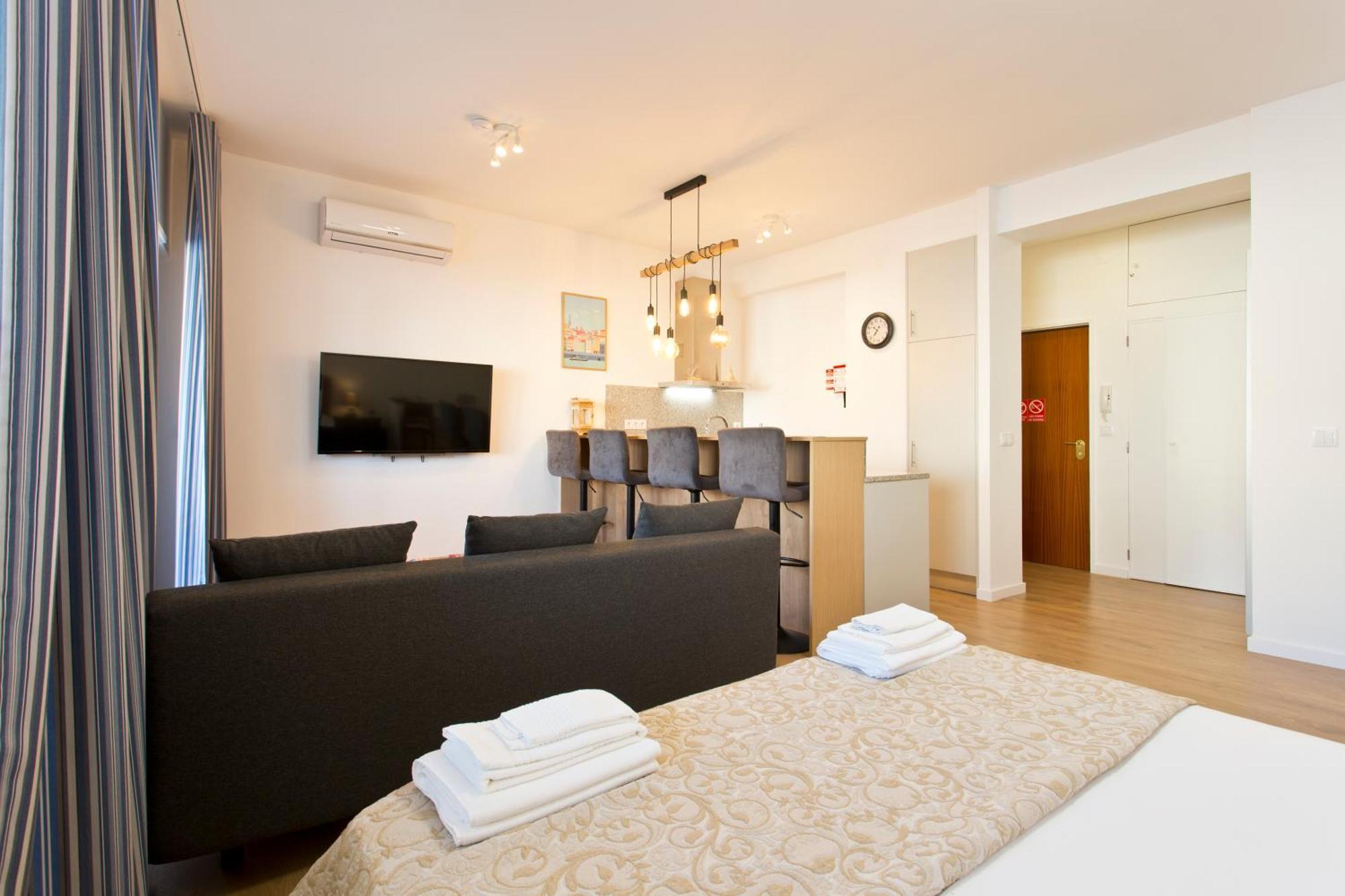 Casa Roberto - Studio Apartment, Lift, Ac, Car Parking - Extra Порту Екстер'єр фото